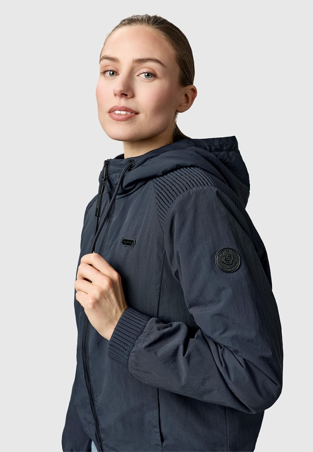 Ragwear Bomberjacke »Chinta Warm YOUMODO« mit Kapuze Warme Übergangsjacke mit elastischen Bündchen