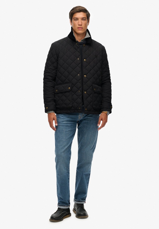 Superdry Steppjacke »QUILTED ESTATE COACH JACKET« Kunstfaser, regular fit