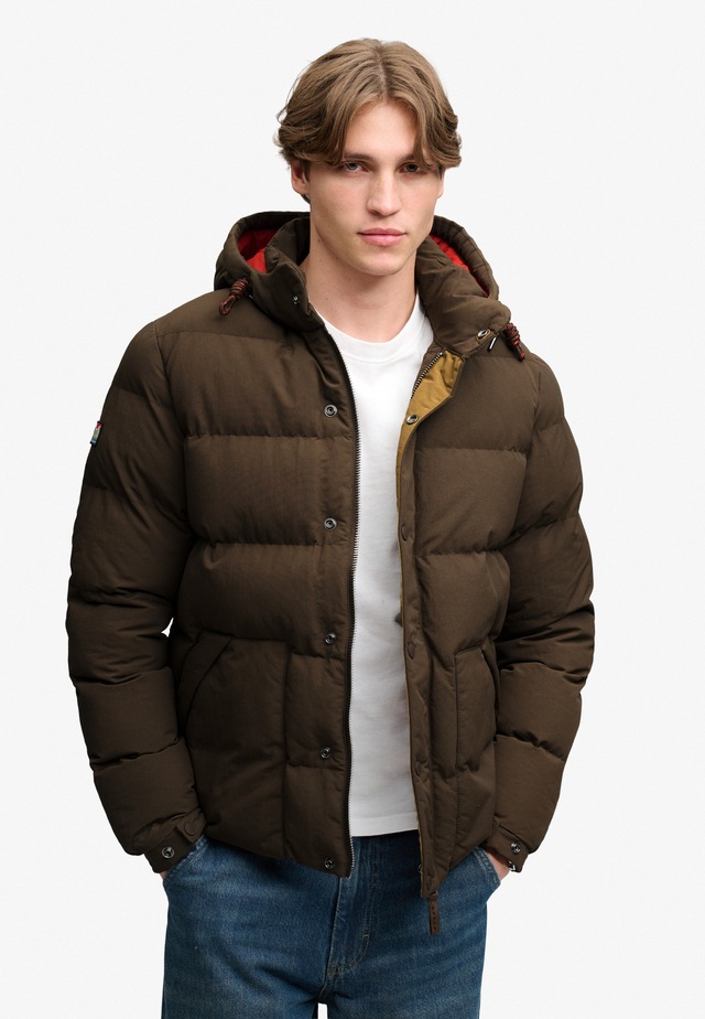 Superdry Steppjacke »OUTDOOR EVEREST PUFFER JKT« mit Kapuze Kunstfaser, relaxed fit