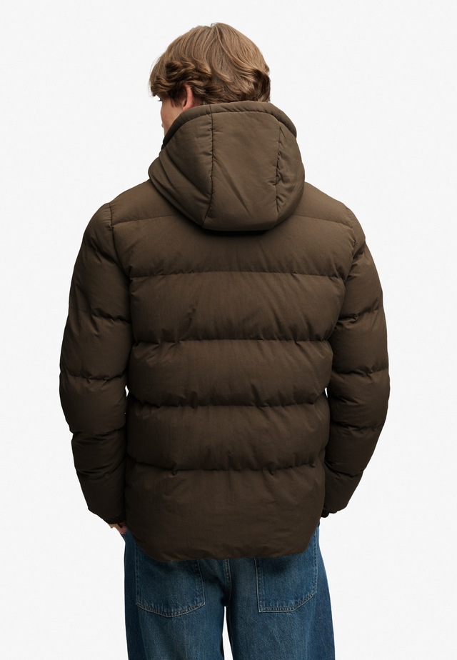 Superdry Steppjacke »OUTDOOR EVEREST PUFFER JKT« mit Kapuze Kunstfaser, relaxed fit
