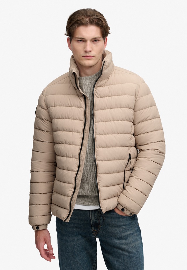 Superdry Steppjacke »FUJI MIDWEIGHT PADDED JKT« Kunstfaser, slim fit