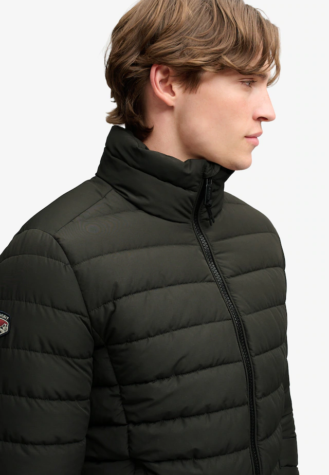 Superdry Steppjacke »FUJI MIDWEIGHT PADDED JKT« Kunstfaser, slim fit