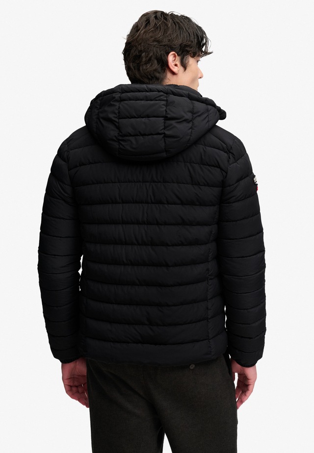 Superdry Steppjacke »HOOD FUJI MIDWEIGHT PADDED JKT« mit Kapuze Kunstfaser, slim fit