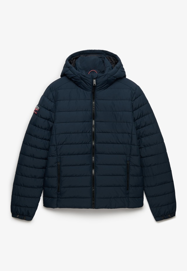 Superdry Steppjacke »HOOD FUJI MIDWEIGHT PADDED JKT« mit Kapuze Kunstfaser, slim fit