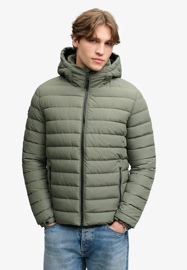 Superdry Steppjacke »HOOD FUJI MIDWEIGHT PADDED JKT« mit Kapuze Kunstfaser, slim fit