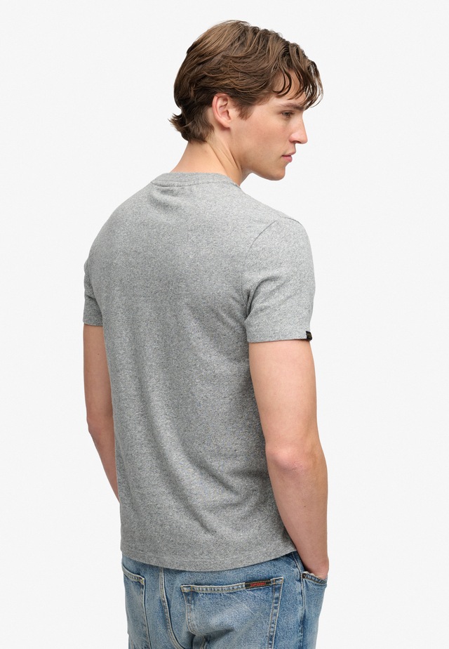Superdry Rundhalsshirt »ESSENTIAL SDCO LOGO EMB TEE« Baumwolle, regular fit