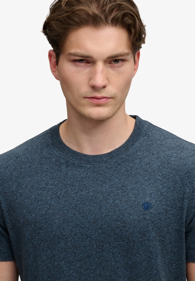 Superdry Rundhalsshirt »ESSENTIAL SDCO LOGO EMB TEE« Baumwolle, regular fit