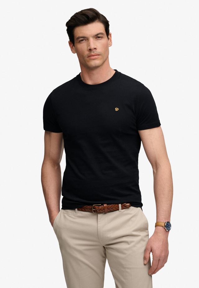 Superdry Rundhalsshirt »ESSENTIAL SDCO LOGO EMB TEE« Baumwolle, regular fit