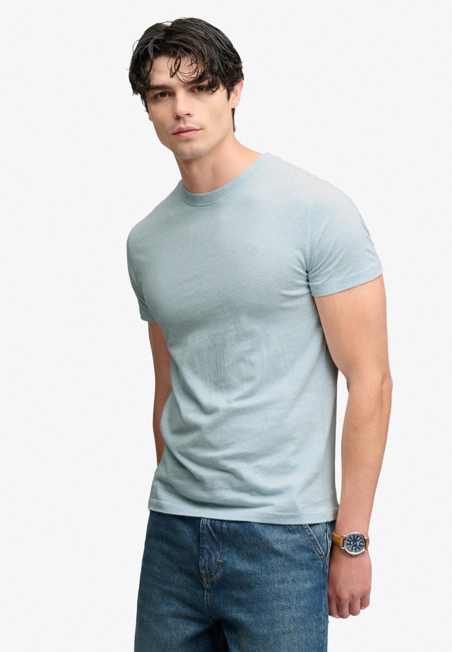 Superdry Rundhalsshirt »ESSENTIAL SDCO LOGO EMB TEE« Baumwolle, regular fit
