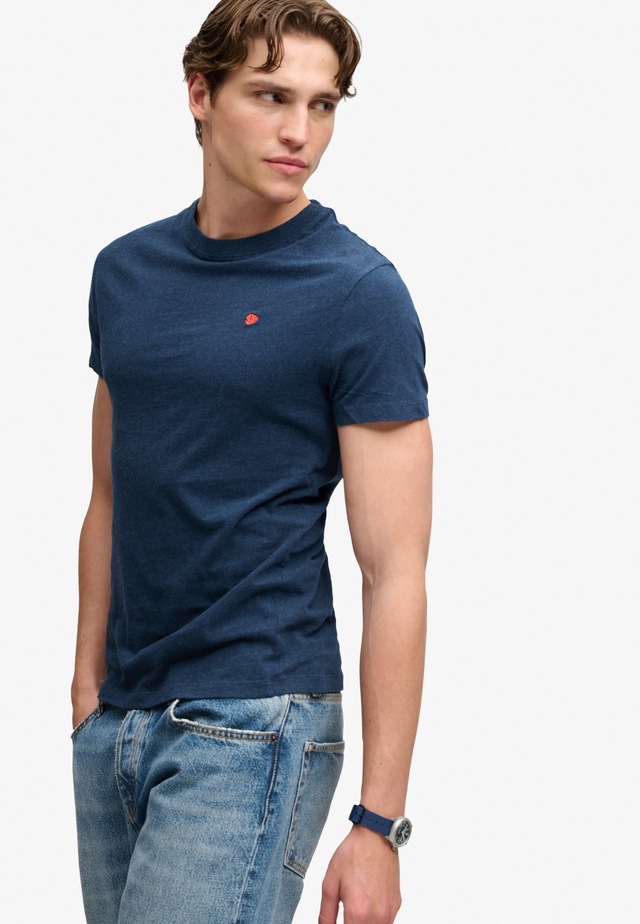 Superdry Rundhalsshirt »ESSENTIAL SDCO LOGO EMB TEE« Baumwolle, regular fit