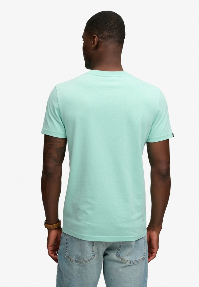 Superdry Rundhalsshirt »ESSENTIAL SDCO LOGO EMB TEE« Baumwolle, regular fit