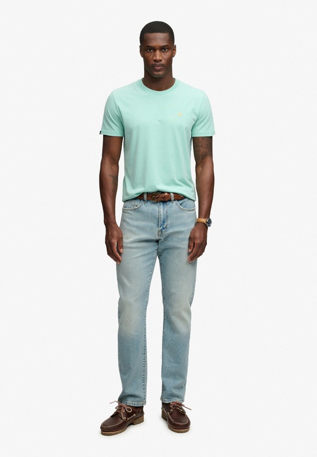 Superdry Rundhalsshirt »ESSENTIAL SDCO LOGO EMB TEE« Baumwolle, regular fit