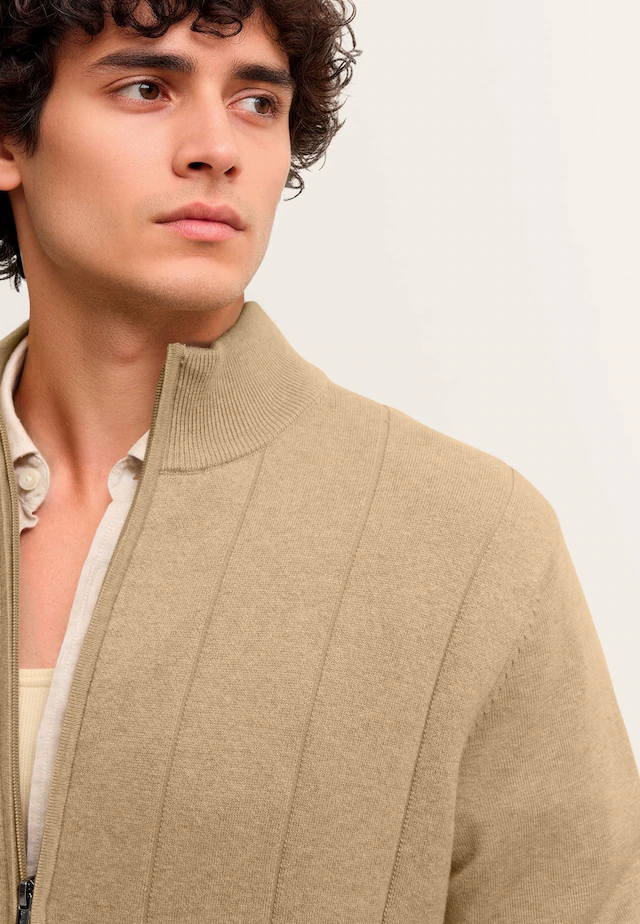 bugatti Strickjacke »Regular Fit« mit Streifen in 3D-Optik