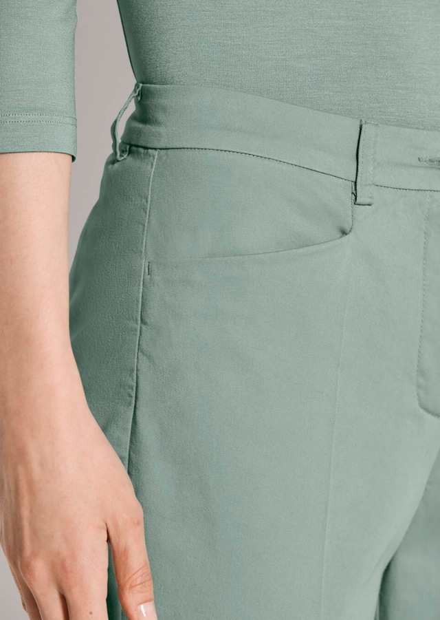 MADELEINE Chinohose »Chinohose Jerseyhose mit Formbund« leicht gepeachte Oberfläche