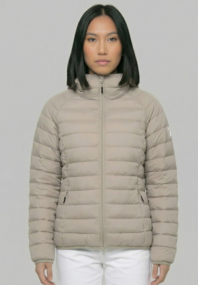 Derbe Anorak »Lightby« ohne Kapuze Steppjacke, leicht, mit Kapuze, warm