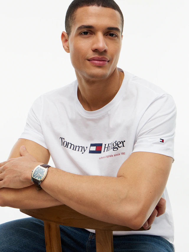 Tommy Hilfiger »BRAND LOVE RWB GRAPHIC« Auffälliger Frontprint mit Tommy Hilfiger Schriftzug, normale Passform