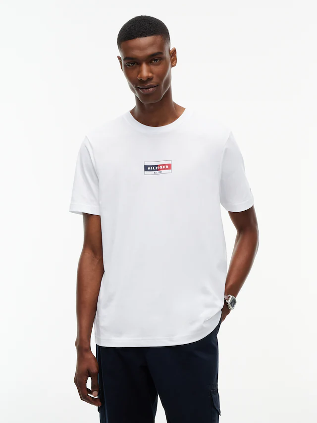 Tommy Hilfiger T-Shirt »BRAND LOVE SMALL FLAG« regular fit, Baumwolljersey