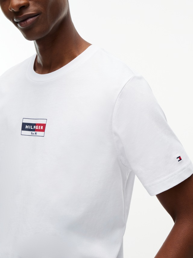 Tommy Hilfiger T-Shirt »BRAND LOVE SMALL FLAG« regular fit, Baumwolljersey