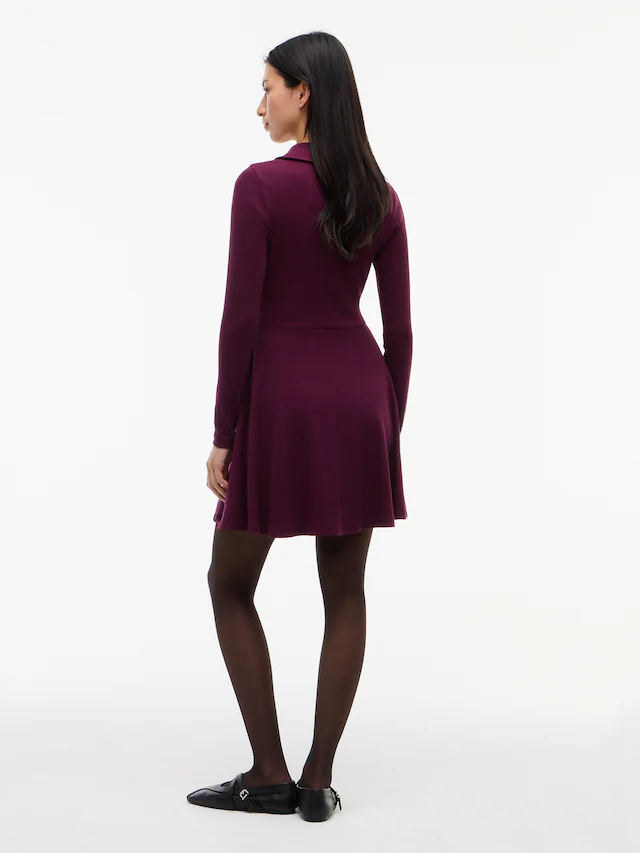 Tommy Jeans Polokleid »TJW RIB FIT & FLARE POLO DRESS« Baumwollmischung, figurbetont, gerippte Struktur, ausgestellte Form