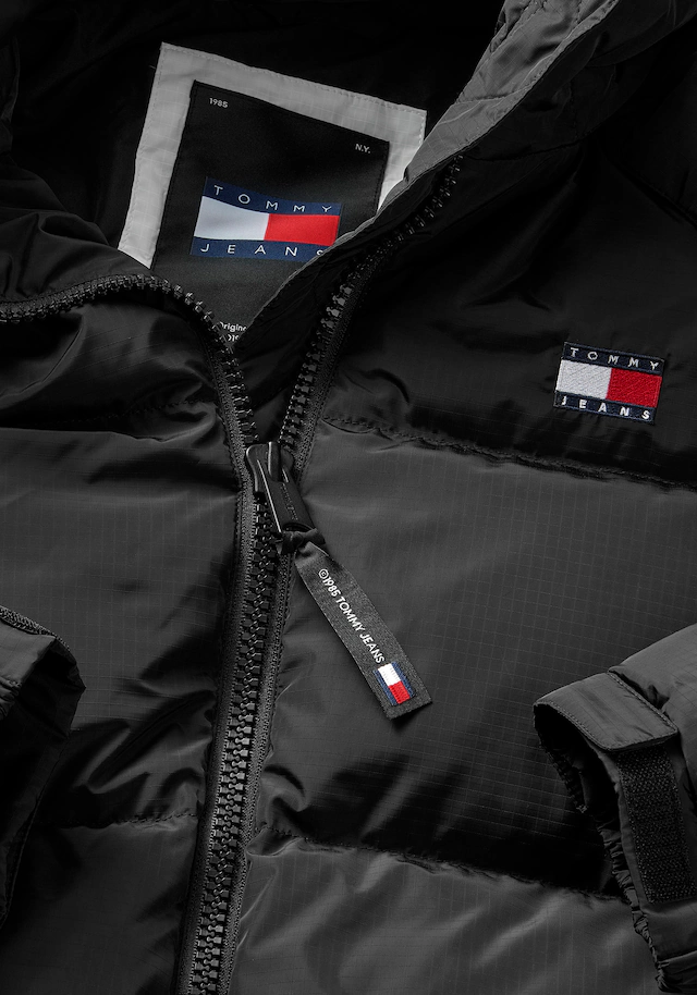 Tommy Jeans Steppjacke »TJW ALASKA PUFFER EXT« mit Kapuze Kunstfaser