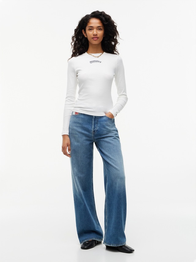 Tommy Jeans Langarmshirt »TJW SLIM ESS LOGO 1 LS TEE« Baumwollmischung, slim fit