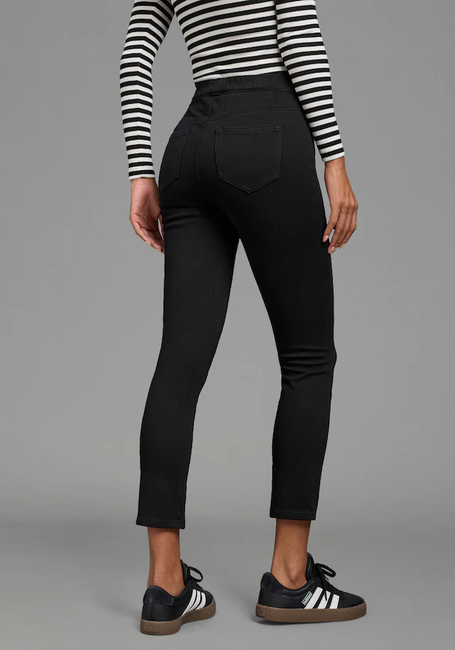 Arizona Jeansjeggings »im 4 Way Stretch, Quer- und Längselastisch, 7/8« extra-enger Skinny-Fit, normale Leibhöhe, 7/8-Länge