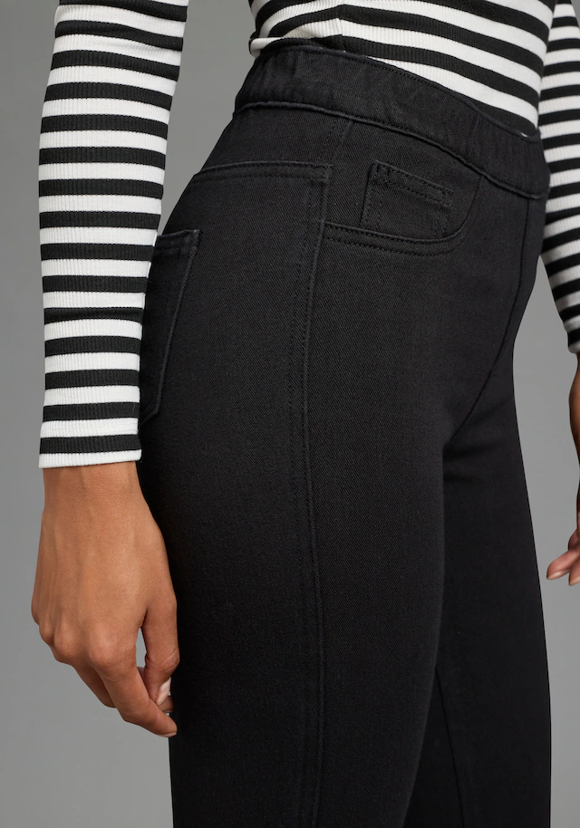 Arizona Jeansjeggings »im 4 Way Stretch, Quer- und Längselastisch, 7/8« extra-enger Skinny-Fit, normale Leibhöhe, 7/8-Länge