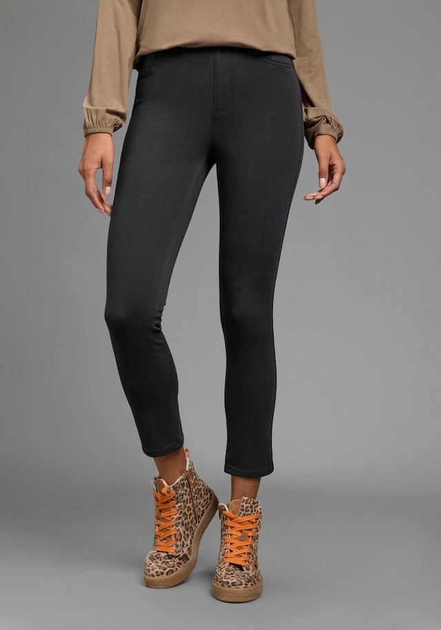 Arizona Jeansjeggings »im 4 Way Stretch, Quer- und Längselastisch, 7/8« extra-enger Skinny-Fit, normale Leibhöhe, 7/8-Länge