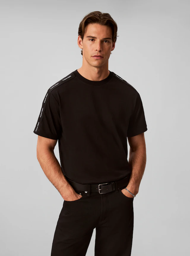 Calvin Klein Jeans T-Shirt »LOGO TAPE TEE« Regular fit, Logoschriftzug