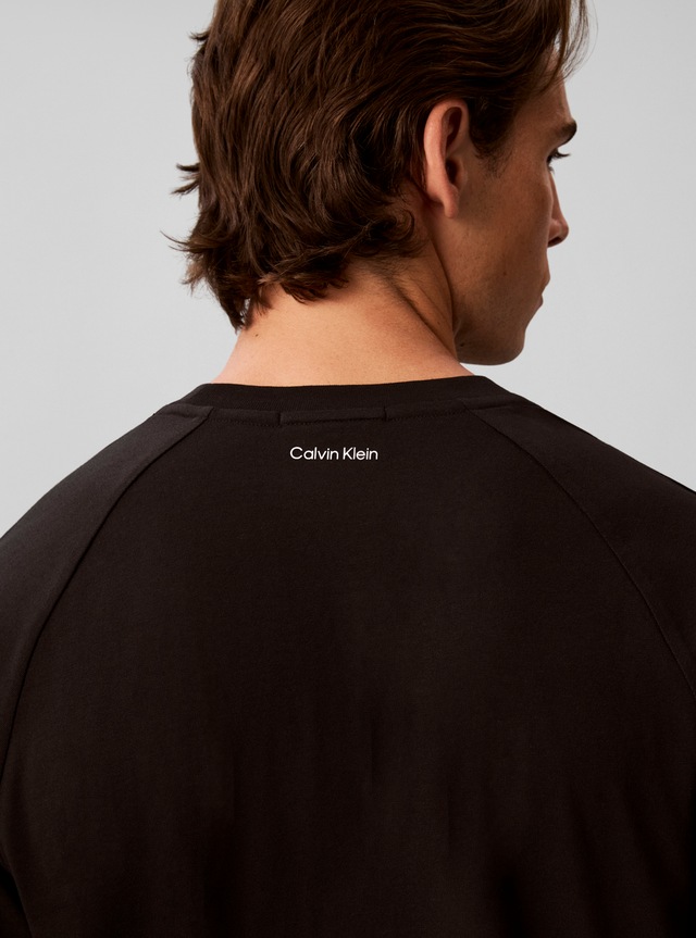 Calvin Klein Jeans T-Shirt »LOGO TAPE TEE« Regular fit, Logoschriftzug