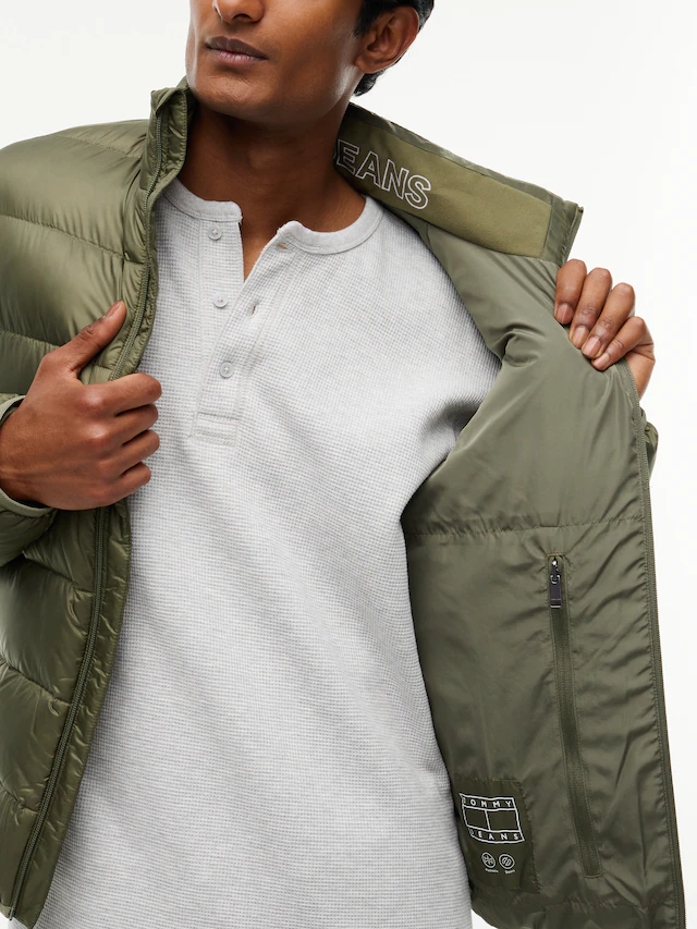 Tommy Jeans Steppjacke »LIGHT DOWN PACKBL JACKET« ohne Kapuze Regular fit mit Stehkragen, mit Daunenfüllung