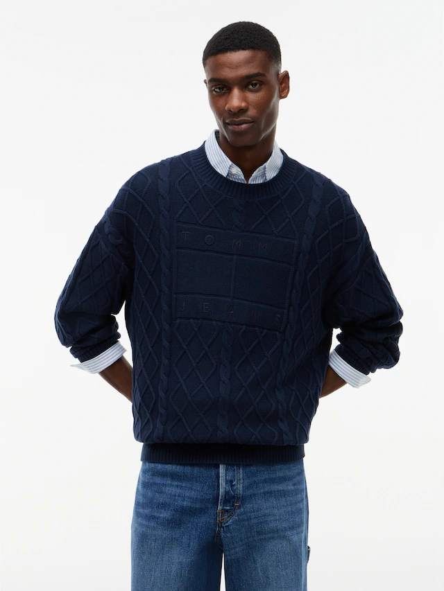 Tommy Jeans Rundhalspullover »TJM RELAXED FLAG CABLE SWEATER« mit Rauten- und Zopfmuster