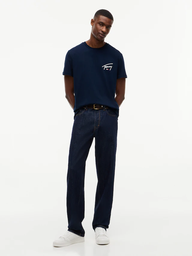 Tommy Jeans T-Shirt »SLIM SIGNATURE CHEST TEE« Slim fit mit Rundhalsausschnitt