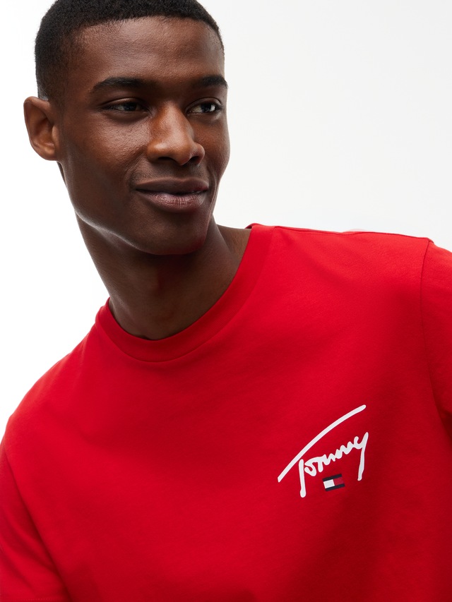 Tommy Jeans T-Shirt »SLIM SIGNATURE CHEST TEE« Slim fit mit Rundhalsausschnitt