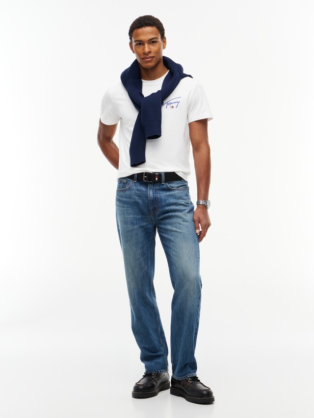 Tommy Jeans T-Shirt »SLIM SIGNATURE CHEST TEE« Slim fit mit Rundhalsausschnitt