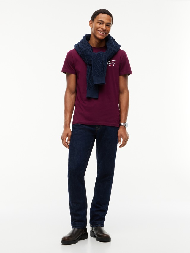 Tommy Jeans T-Shirt »SLIM SIGNATURE CHEST TEE« Slim fit mit Rundhalsausschnitt