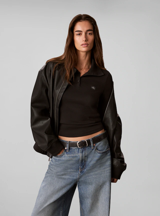 Calvin Klein Jeans Langarmshirt Kragen mit Knopfleiste, Regular Fit, kurze Form