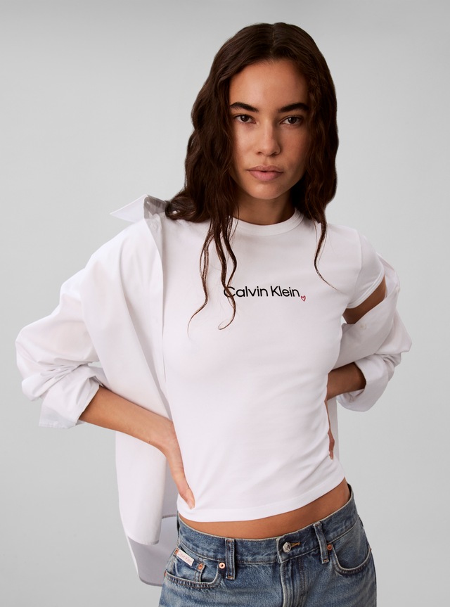 Calvin Klein Jeans T-Shirt »SLIM FIT HEART LOGO TEE« Slim fit, Logoschriftzug