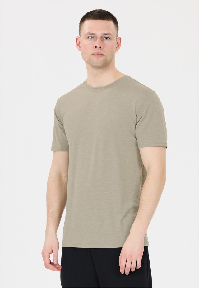 Virtus Funktionsshirt »Jokers V3« mit praktischer Quick-Dry-Funktion