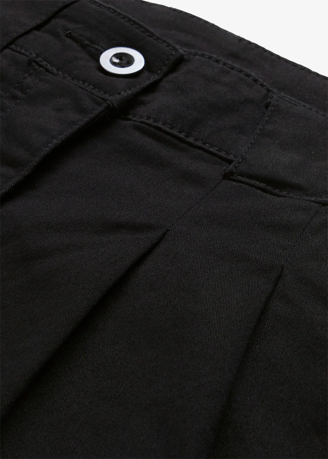 bonprix Chinohose schmale Form, mit Bundfalten und praktischen Taschen