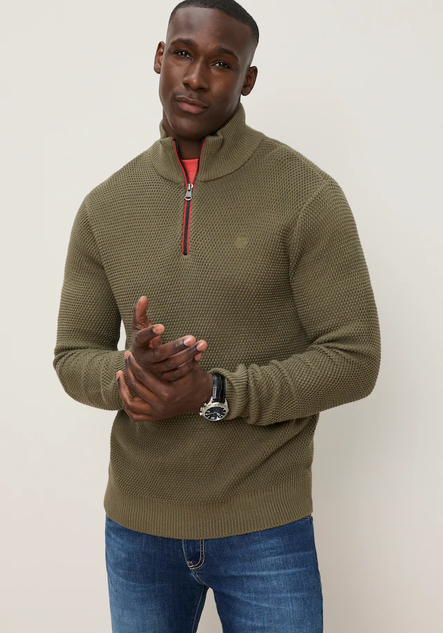 DELMAO Troyer »Neue Kollektion! Highlight Kontrast- Reißverschluß« aus Strickmaterial, Regular Fit, mit Label-Applikation