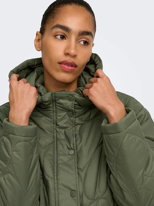 ONLY Steppjacke »ONLTAHIA LW HEART HOOD JACKET CC OTW« mit Kapuze Kunstfaser