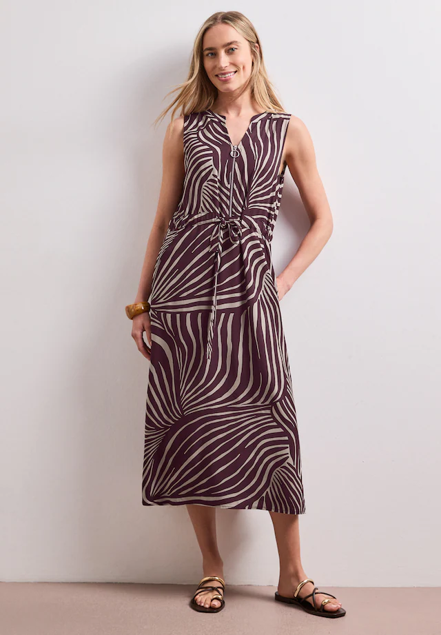 STREET ONE Midikleid Eingrifftaschen Sommerkleid mit grafischem Muster/Split Neck mit Zipperdetail