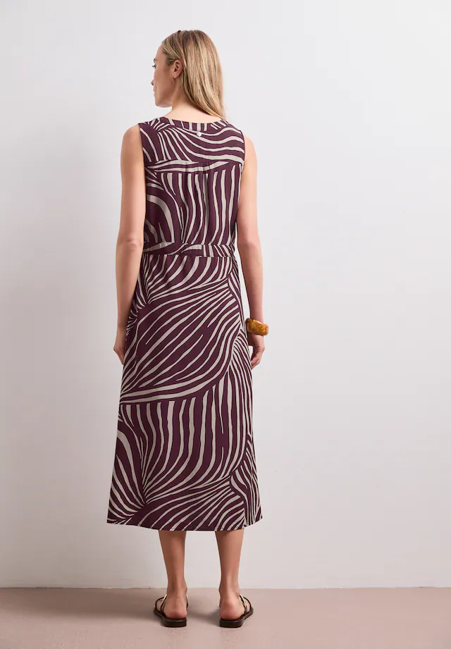 STREET ONE Midikleid Eingrifftaschen Sommerkleid mit grafischem Muster/Split Neck mit Zipperdetail