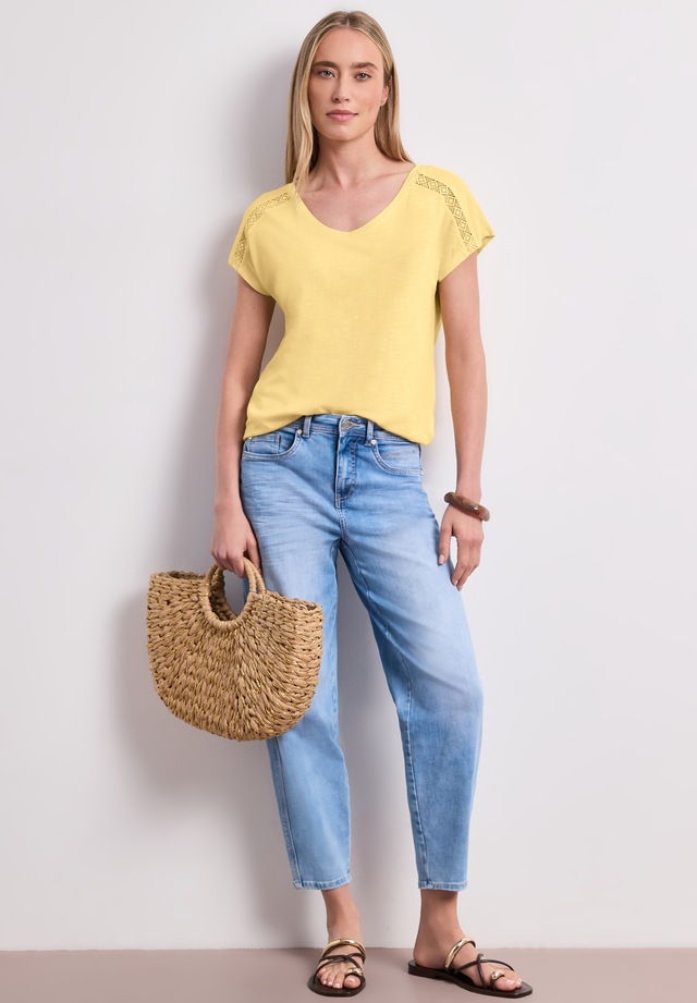 STREET ONE Kurzarmshirt Sommershirt mit V-Neck und Crochet-Details
