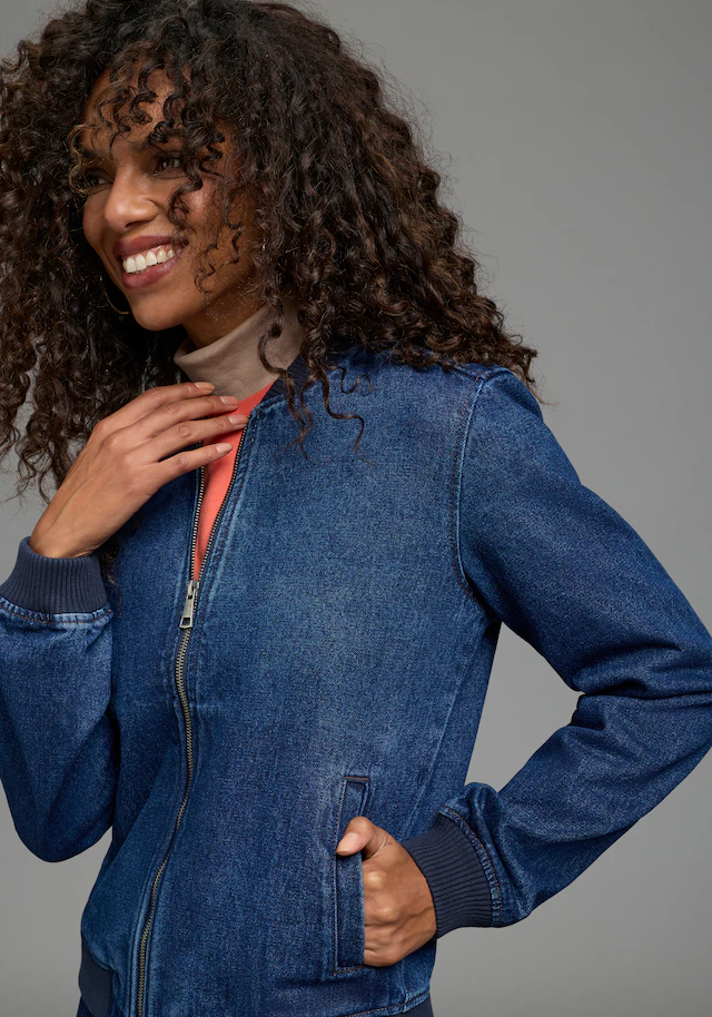 Arizona Jeansjacke »im winterlicheren Denim« hüftlang, Comfort Fit, mit Reißverschluss