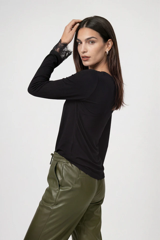 Monari Langarmshirt »Shirt Basic Spitzendetail« Regular fit mit Spitzenborte