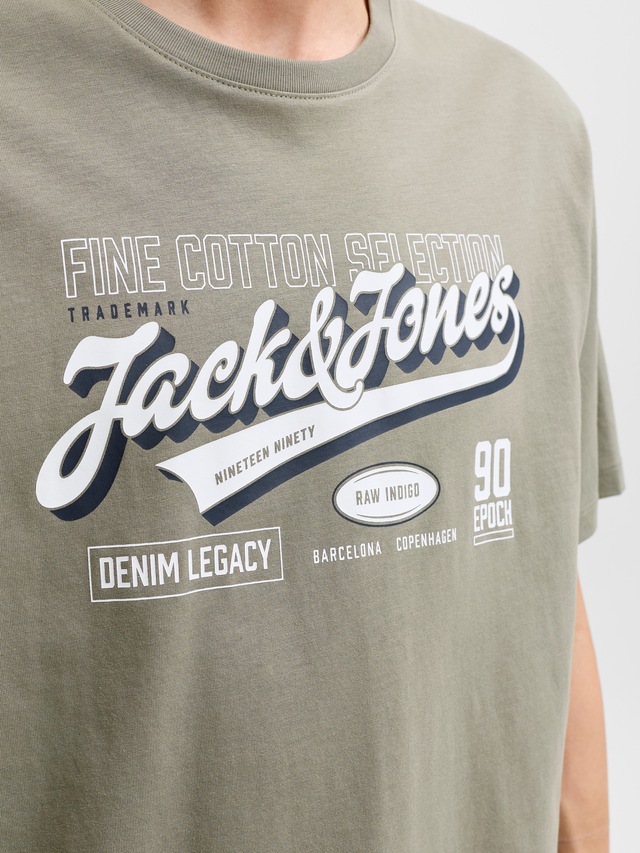 Jack & Jones PlusSize T-Shirt »JJELOGO TEE SS O-NECK 2 COL AW26 SN PLS« aus reiner Baumwolle, mit geradem Abschluss am Rumpf, in Plus Size