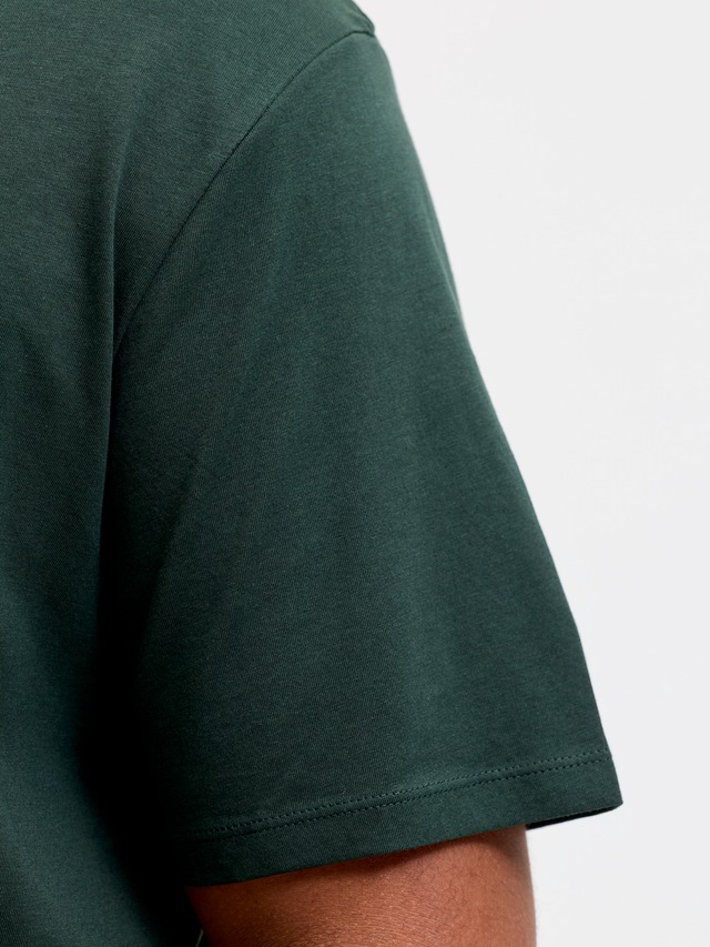 Jack & Jones PlusSize T-Shirt »JJELOGO TEE SS O-NECK 2 COL AW26 SN PLS« aus reiner Baumwolle, mit geradem Abschluss am Rumpf, in Plus Size