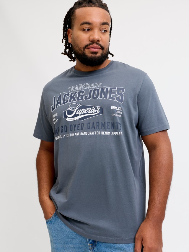 Jack & Jones PlusSize T-Shirt »JJELOGO TEE SS O-NECK 2 COL AW26 SN PLS« aus reiner Baumwolle, mit geradem Abschluss am Rumpf, in Plus Size